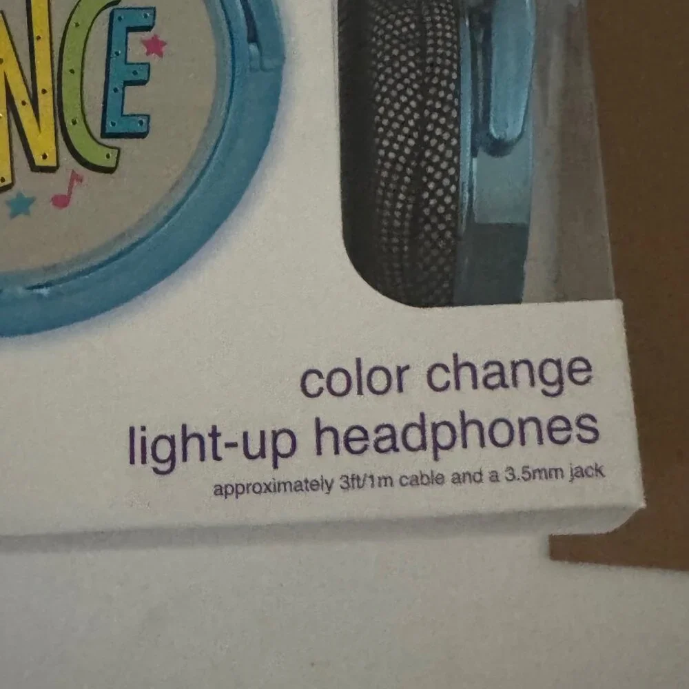 Justice DANCE Techtastic Color Change Light Up Headphones Brand New in Box
